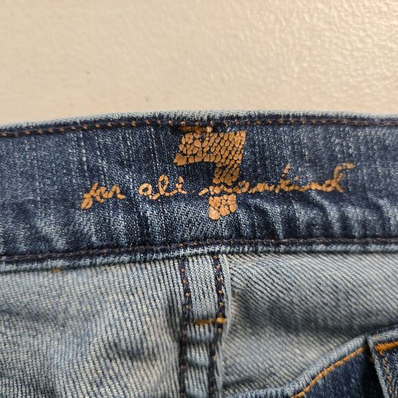 7 For All Mankind Jeans Women's 28 Blue Flare Medium Wash Slight Distress - Picture 3 of 16